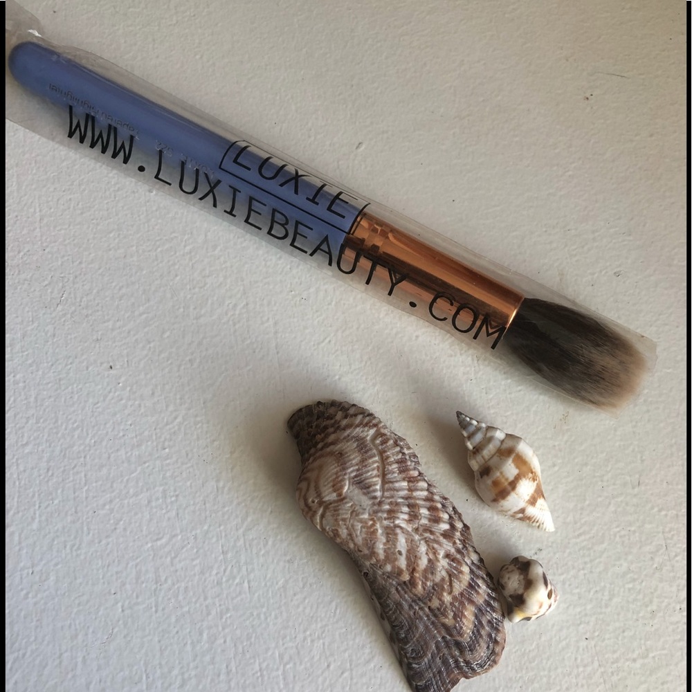 ⭐️sold⭐️New Luxie Beauty professional makeup brush